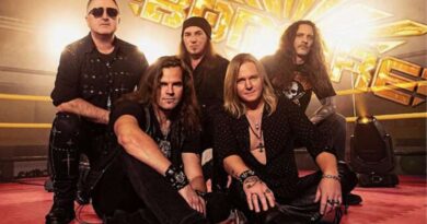 BONFIRE: Video για το νέο single "American Nights"