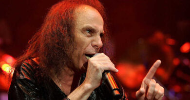 RONNIE JAMES DIO: Εκδίδεται κι επισήμως η αυτοβιογραφία του