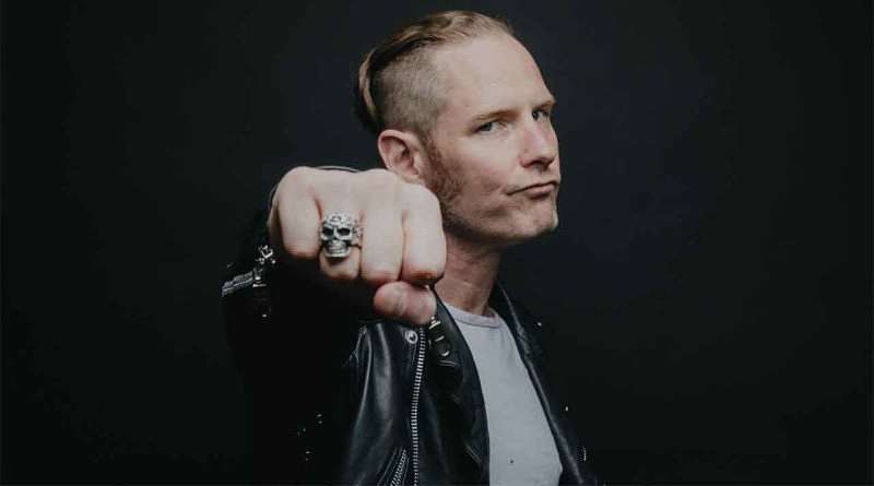 Ο Corey Taylor ετοιμάζει το πέμπτο του βιβλίο;
