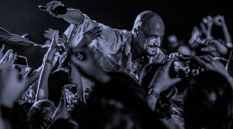 JAMES: Επιστρέφουν με νέο άλμπουμ. Ακούστε το ομότιτλο All The Colours Of You