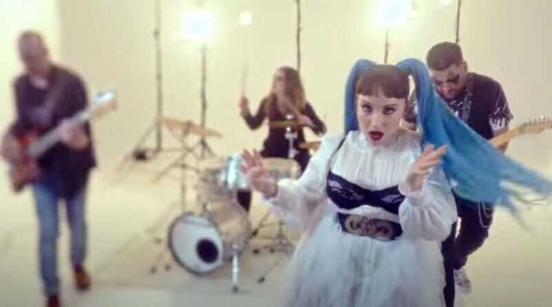 BEFORE SUNDAY: Video για το νέο single "If we’re forever"