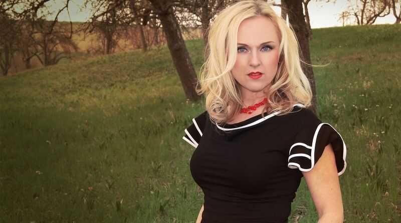 LIV KRISTINE: Νέο άλμπουμ τον Απρίλιο