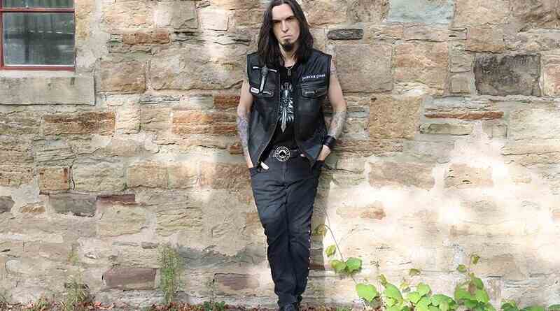 Ο Dave D.R. των Immortalizer στο Rock Attitude