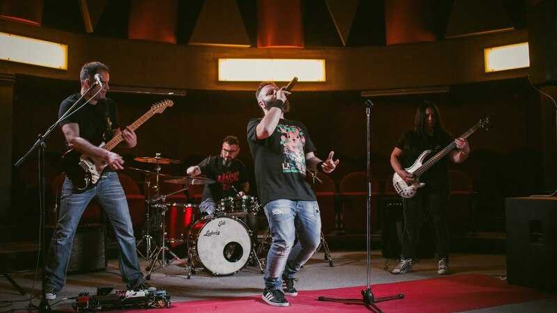 THE MAGIC BUS: Video για το νέο single "Μέρος της Γιορτής"