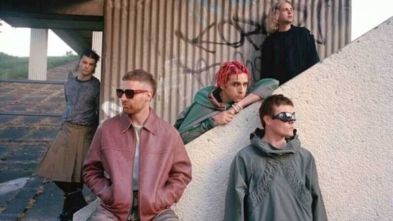 FONTAINES D.C.: Κυκλοφόρησαν το νέο τους single “Favourite”. 