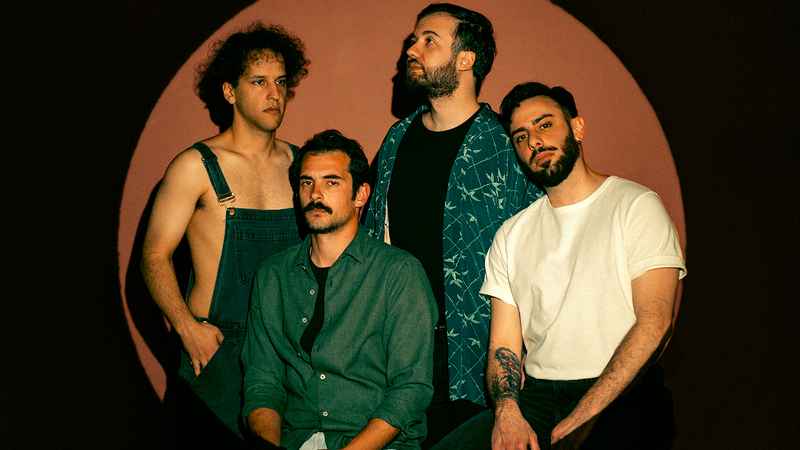 Οι commuter κυκλοφόρησαν το single "Honestly"