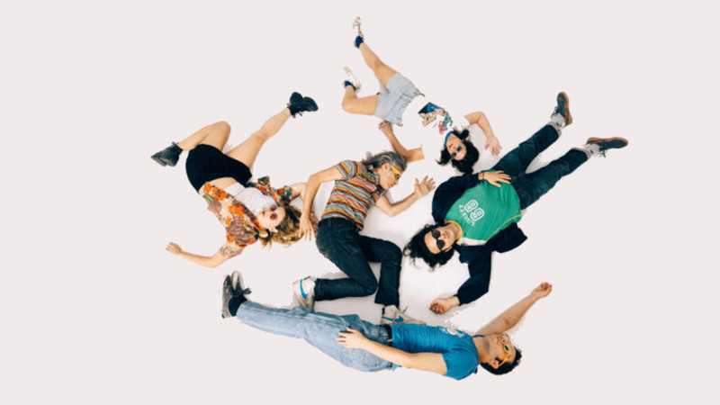 SUPER STEREO: Ακούστε το νέο τους single "Maxairia"