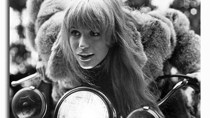 Έφυγε από τη ζωή η Marianne Faithfull