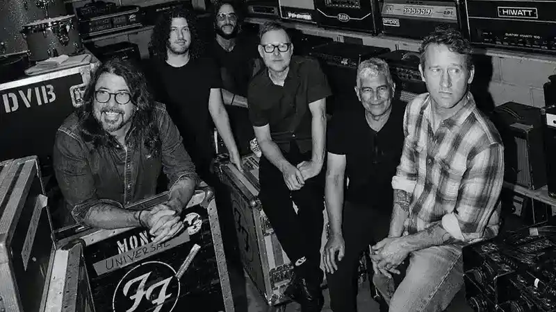 FOO FIGHTERS: Νέο single “Asking For A Friend” και ανακοίνωση περιοδείας