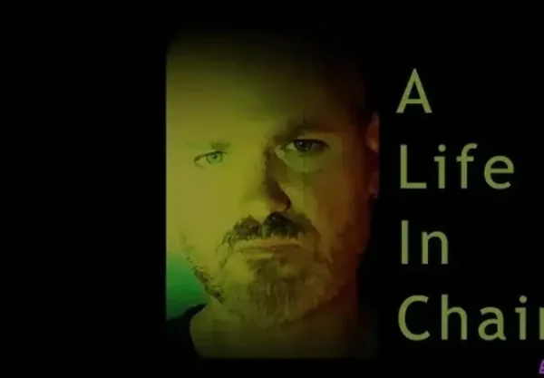 SLEEK: Lyric video για το "A Life In Chains"