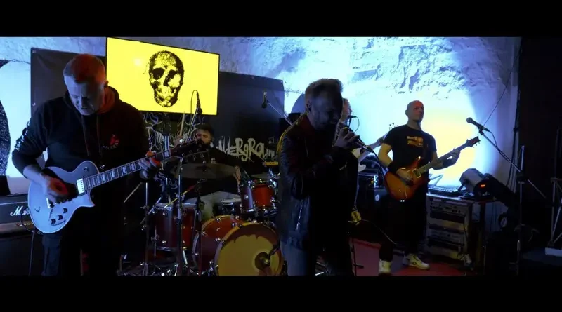 ΒUTT SPLITTERS: Live video του "Homeland"