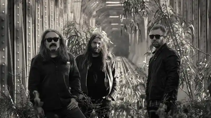 PERFECT MESS: Παρουσιάζουν το νέο τους single/video "Mind Path"