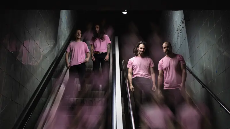 COMMON PEOPLE: Κυκλοφόρησε το ντεμπούτο άλμπουμ τους “Next In Line”