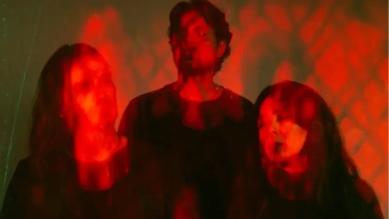 ONE OF THEM: Μας συστήνονται με το single "Space"