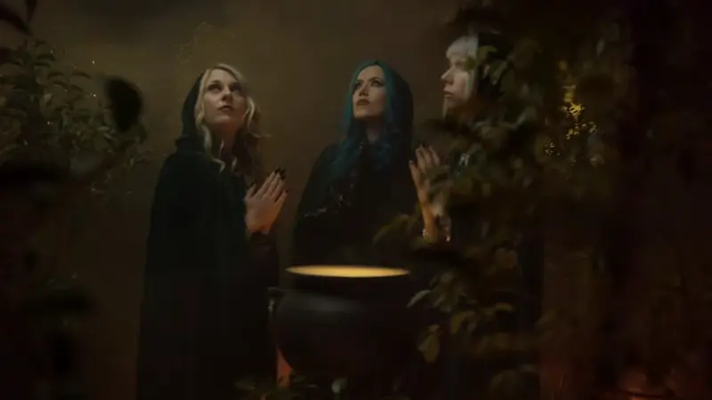 Η Alissa White-Gluz παρουσιάζει το νέο single “Flying Monkey” με τους Blue Medusa