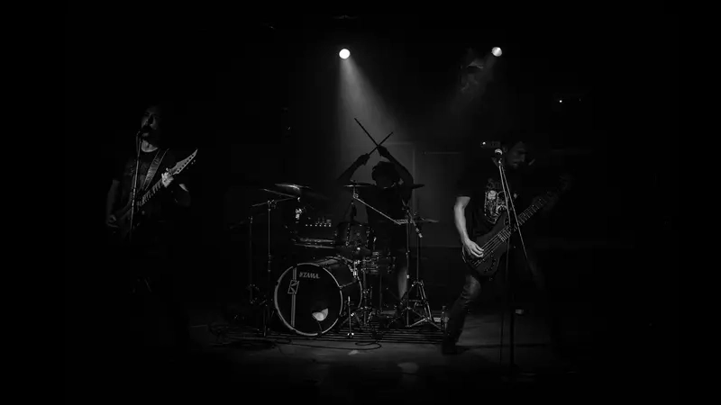 In Dakhma on Rock Attitude