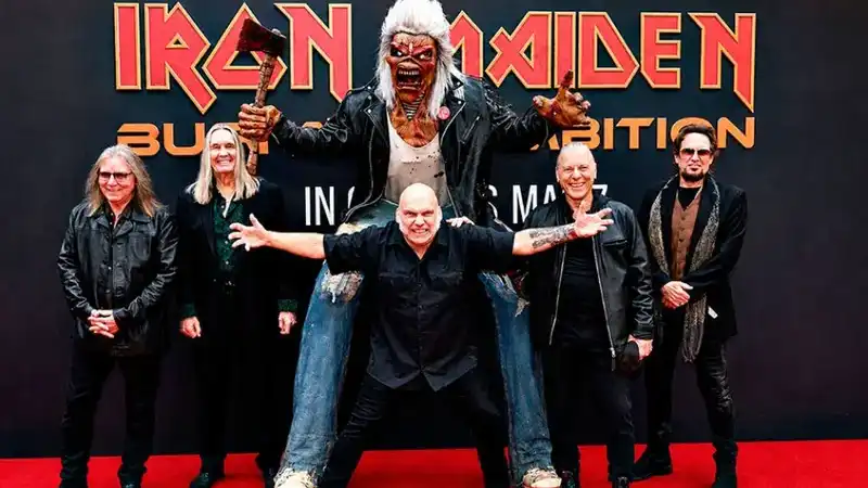IRON MAIDEN: Εντυπωσιακή η πρεμιέρα του "Burning Ambition" στο Λονδίνο
