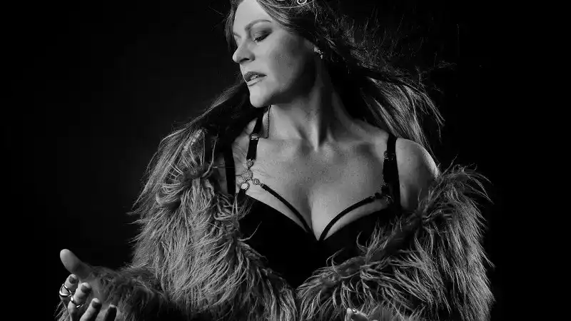 FLOOR JANSEN (Nightwish): Νέο single "Run"