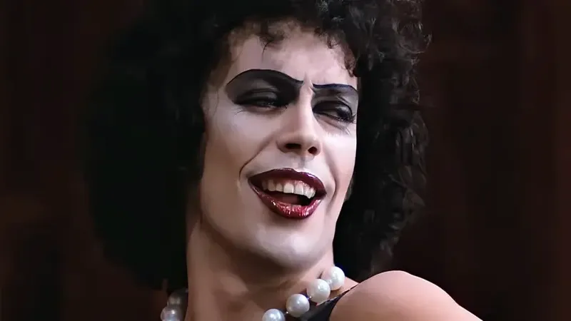 Έφυγε απο τη ζωή ο Tim Curry, ο θρυλικός Dr. Frank-N-Furter του "The Rocky Horror Picture Show"