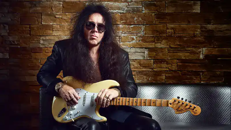 YNGWIE MALMSTEEN: Ανακοίνωσε το άλμπουμ "Hell Or High Water" και παρουσιάζει το single "Now Or Never"